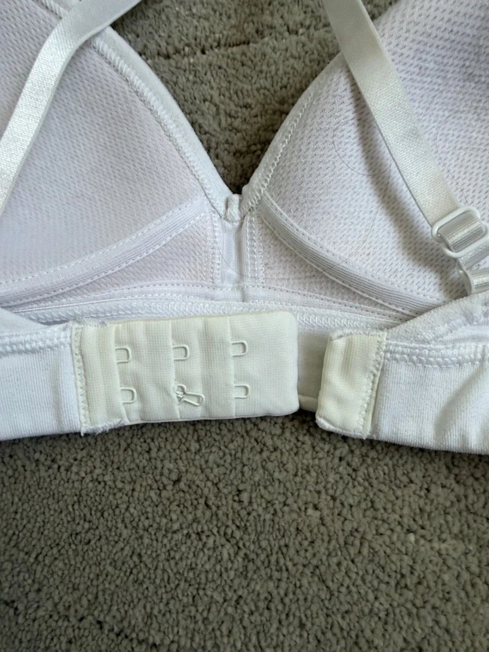 ATHLETA Wherever Adjustable Strap Sports Bra - Picture 3 of 3